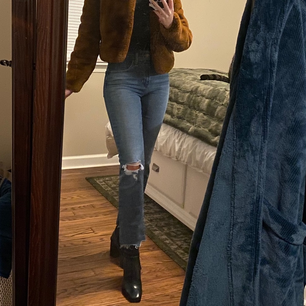 Levi’s 724 High Rise Straight ankle Jean!!